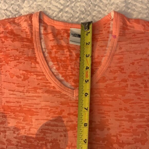 THE NORTH FACE, V neck, floral T shirt, new condition - Picture 10 of 11